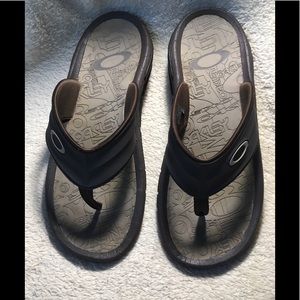 Men’s Oakley flip flops